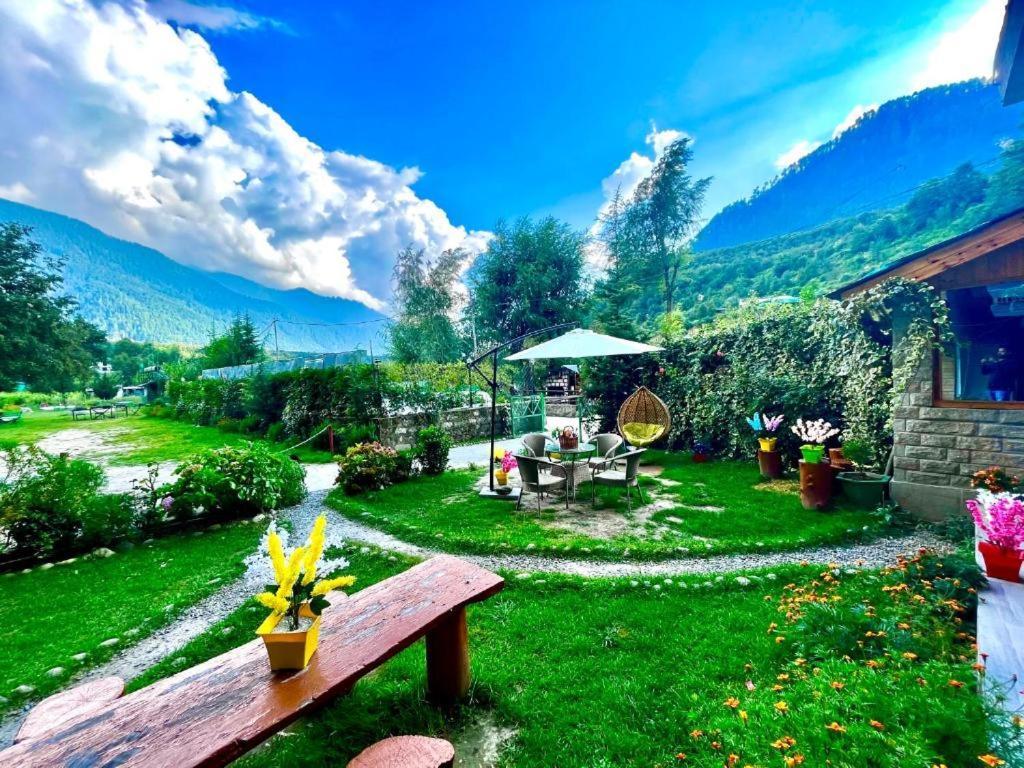 Himalayan Fort Resort, Manali - ! Riverside Property !! Big Lawn With Bonfire !! Best Selling !! Scenic River & Mountais View !! Big Parking !! Luxury Balcony Rooms !! Playing Zone !! Property Of The Year ! M 98160-43600 Luaran gambar
