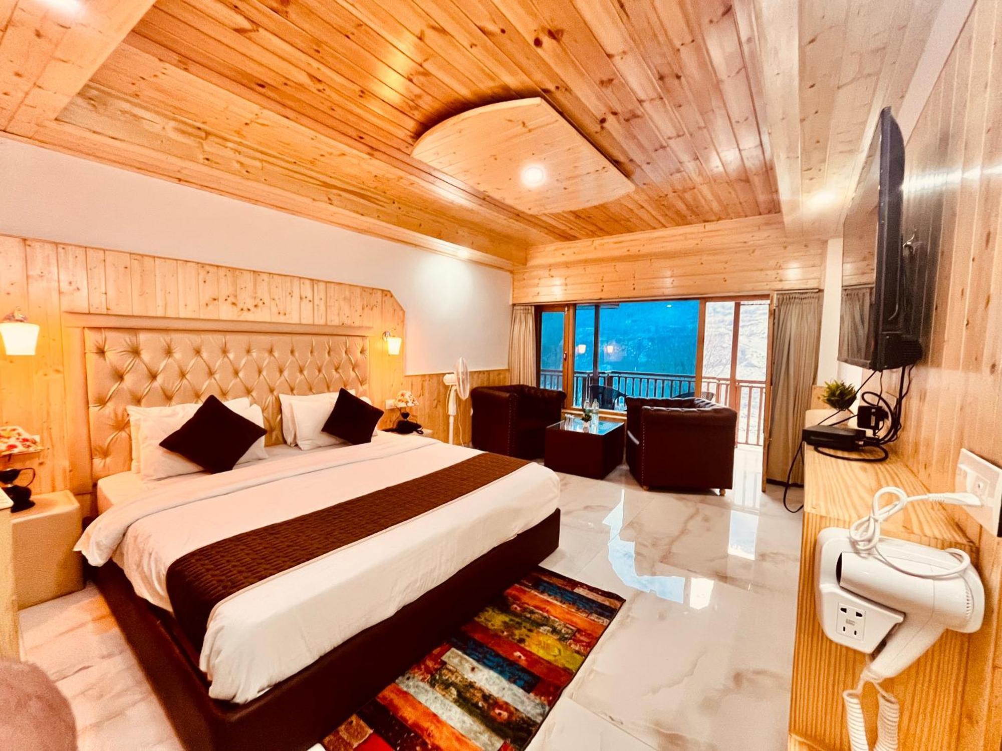 Himalayan Fort Resort, Manali - ! Riverside Property !! Big Lawn With Bonfire !! Best Selling !! Scenic River & Mountais View !! Big Parking !! Luxury Balcony Rooms !! Playing Zone !! Property Of The Year ! M 98160-43600 Luaran gambar