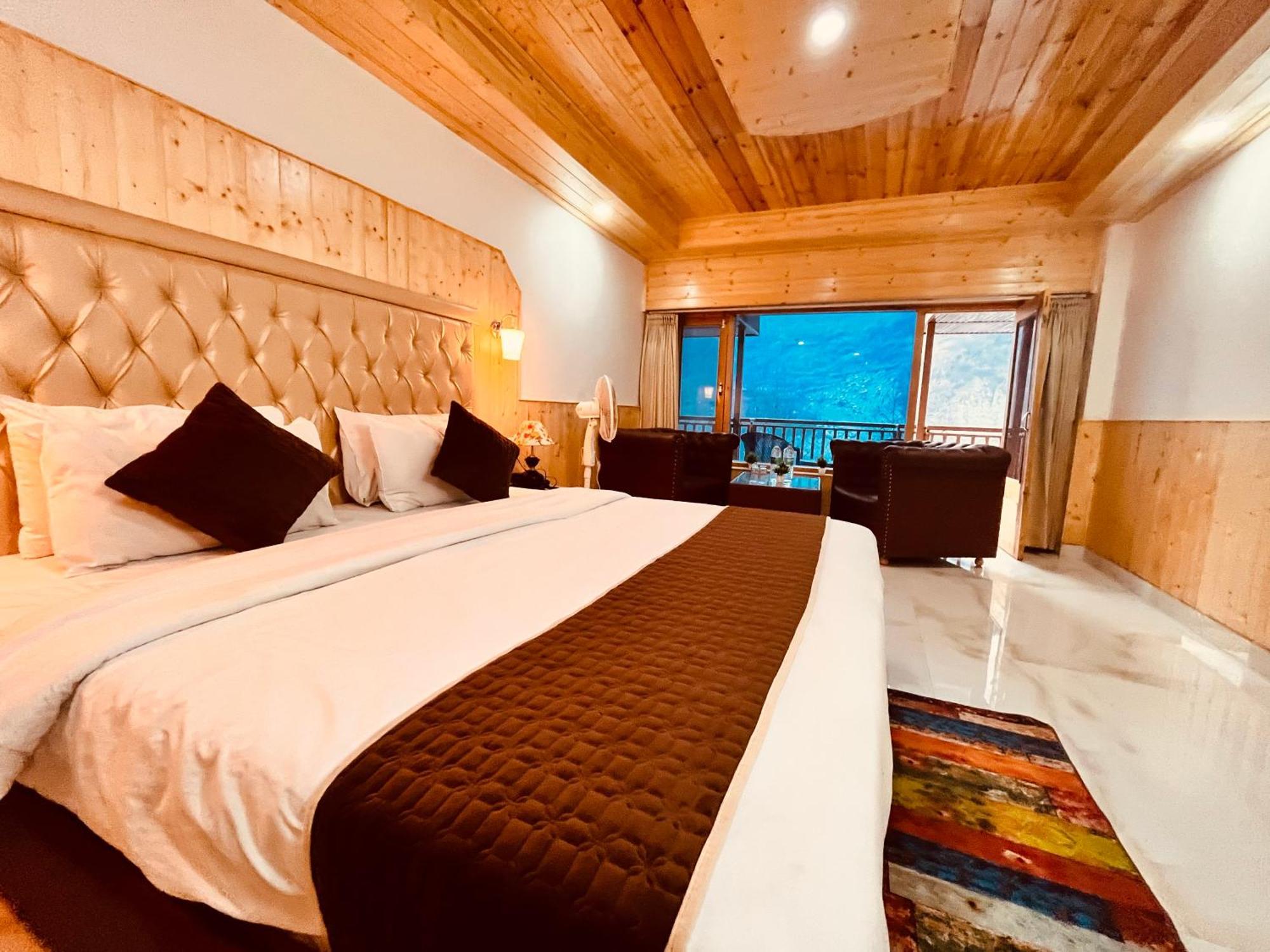 Himalayan Fort Resort, Manali - ! Riverside Property !! Big Lawn With Bonfire !! Best Selling !! Scenic River & Mountais View !! Big Parking !! Luxury Balcony Rooms !! Playing Zone !! Property Of The Year ! M 98160-43600 Luaran gambar