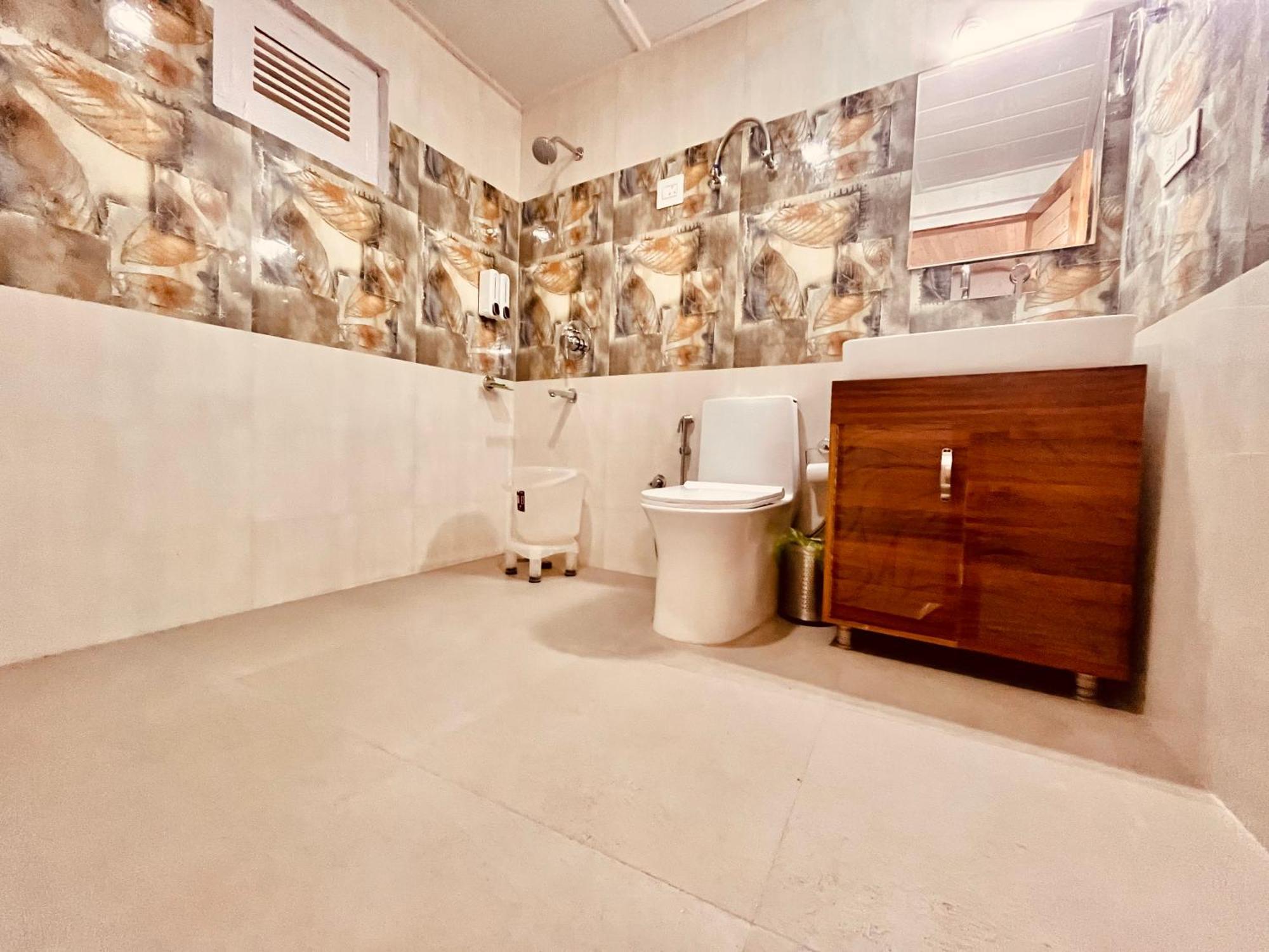 Himalayan Fort Resort, Manali - ! Riverside Property !! Big Lawn With Bonfire !! Best Selling !! Scenic River & Mountais View !! Big Parking !! Luxury Balcony Rooms !! Playing Zone !! Property Of The Year ! M 98160-43600 Luaran gambar