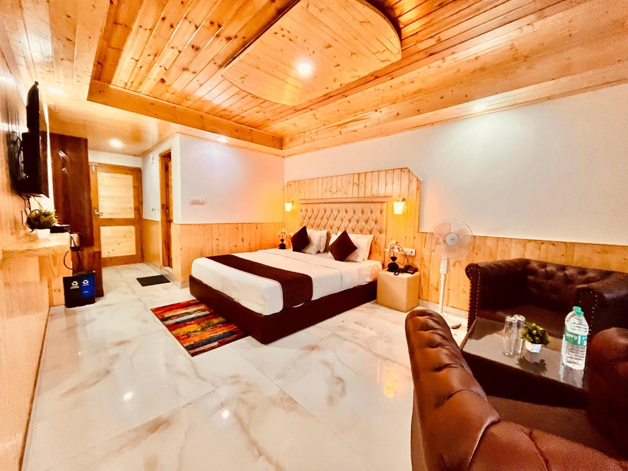 Himalayan Fort Resort, Manali - ! Riverside Property !! Big Lawn With Bonfire !! Best Selling !! Scenic River & Mountais View !! Big Parking !! Luxury Balcony Rooms !! Playing Zone !! Property Of The Year ! M 98160-43600 Luaran gambar
