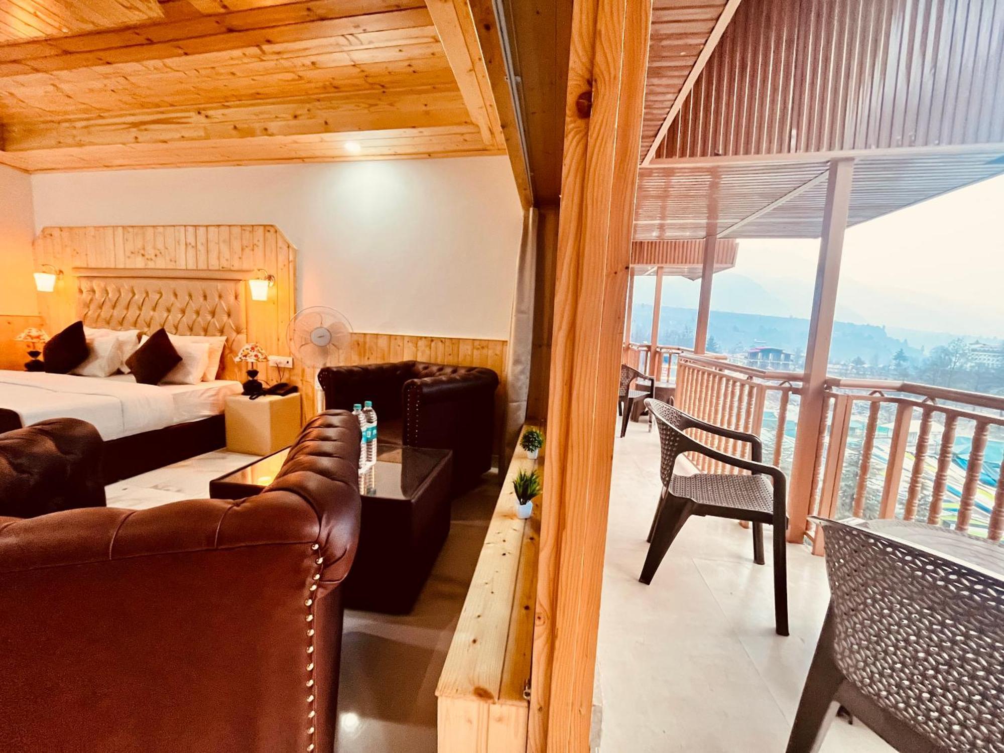 Himalayan Fort Resort, Manali - ! Riverside Property !! Big Lawn With Bonfire !! Best Selling !! Scenic River & Mountais View !! Big Parking !! Luxury Balcony Rooms !! Playing Zone !! Property Of The Year ! M 98160-43600 Luaran gambar