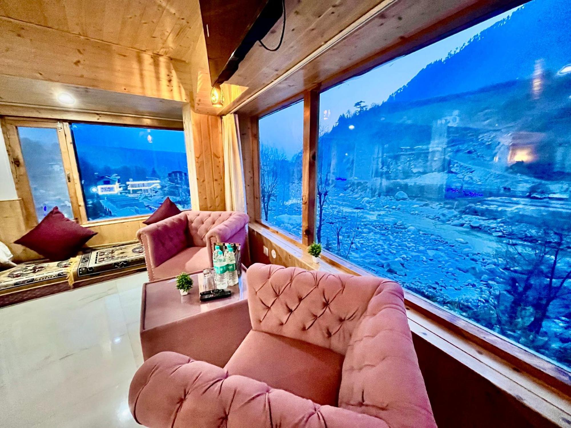 Himalayan Fort Resort, Manali - ! Riverside Property !! Big Lawn With Bonfire !! Best Selling !! Scenic River & Mountais View !! Big Parking !! Luxury Balcony Rooms !! Playing Zone !! Property Of The Year ! M 98160-43600 Luaran gambar