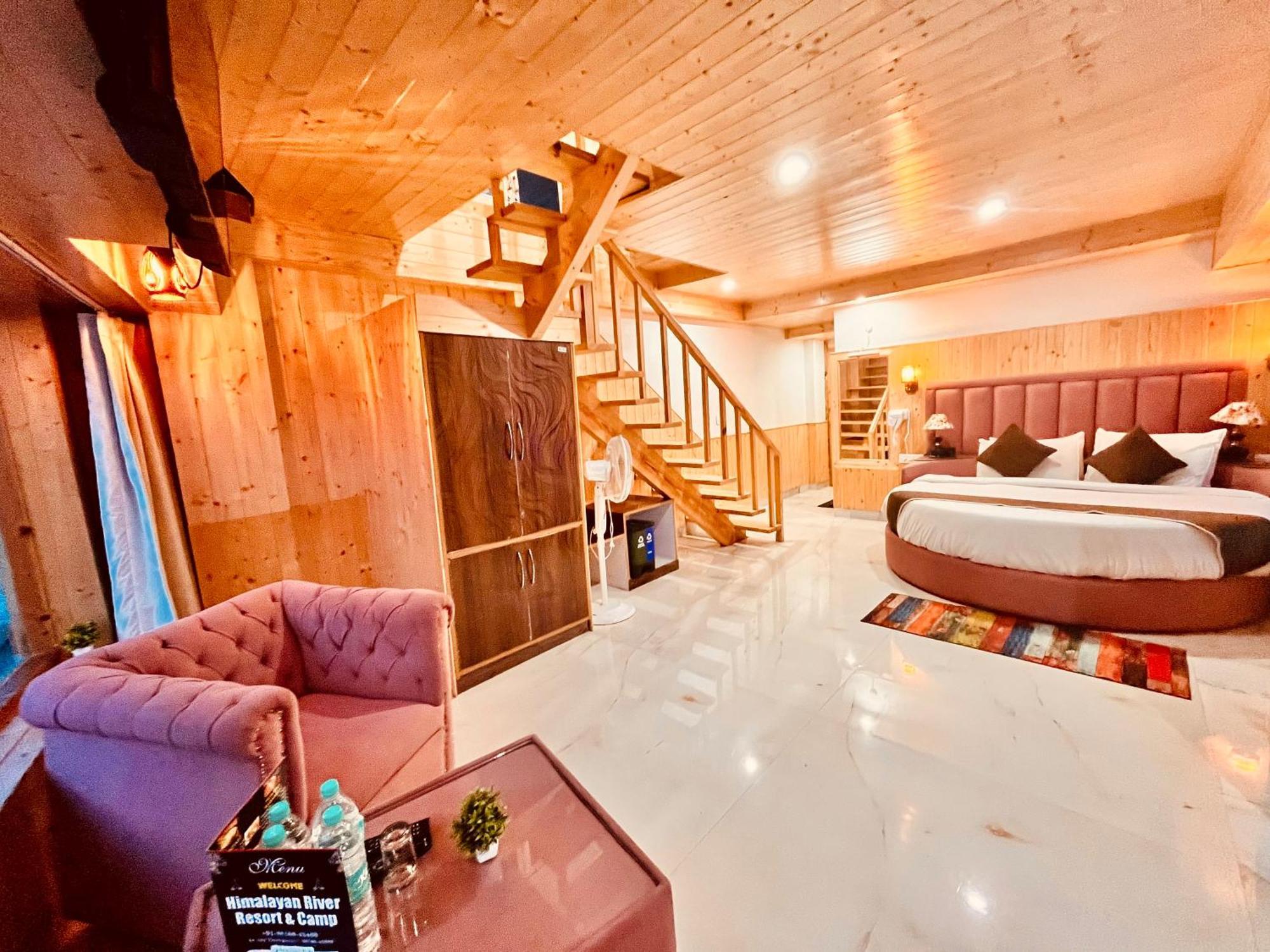 Himalayan Fort Resort, Manali - ! Riverside Property !! Big Lawn With Bonfire !! Best Selling !! Scenic River & Mountais View !! Big Parking !! Luxury Balcony Rooms !! Playing Zone !! Property Of The Year ! M 98160-43600 Luaran gambar
