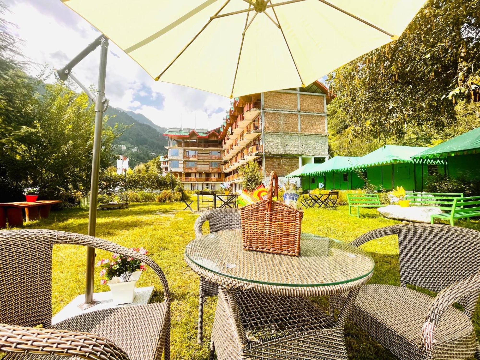 Himalayan Fort Resort, Manali - ! Riverside Property !! Big Lawn With Bonfire !! Best Selling !! Scenic River & Mountais View !! Big Parking !! Luxury Balcony Rooms !! Playing Zone !! Property Of The Year ! M 98160-43600 Luaran gambar