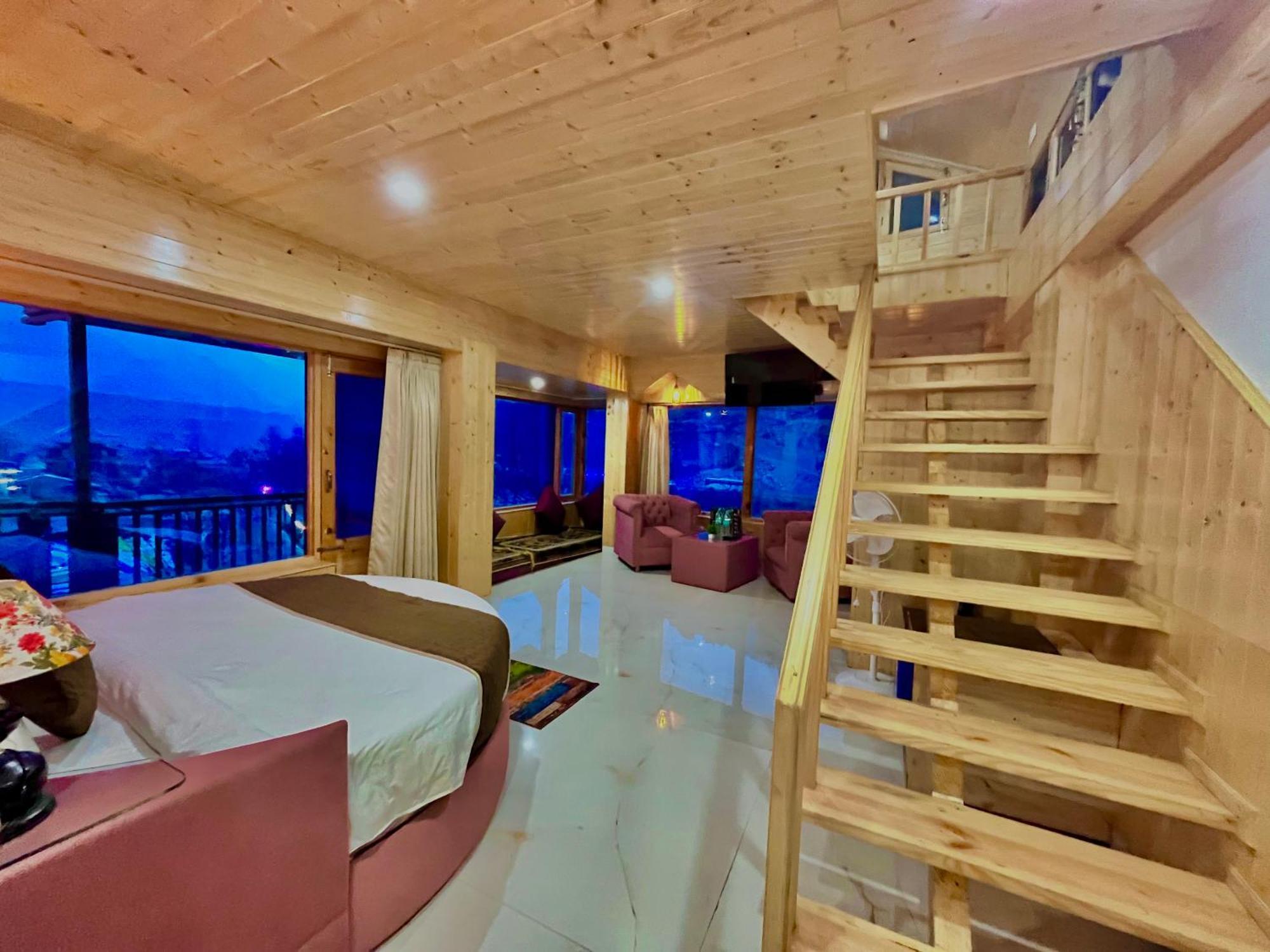 Himalayan Fort Resort, Manali - ! Riverside Property !! Big Lawn With Bonfire !! Best Selling !! Scenic River & Mountais View !! Big Parking !! Luxury Balcony Rooms !! Playing Zone !! Property Of The Year ! M 98160-43600 Luaran gambar